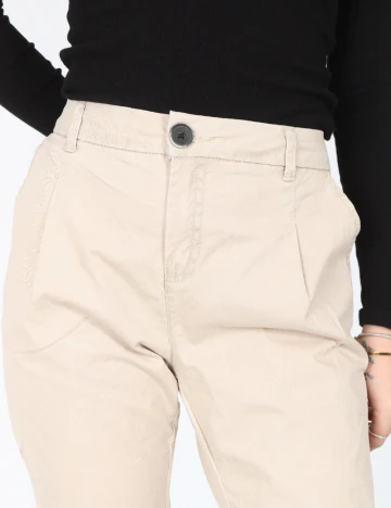 Pantaloni Bershka, crem Crem