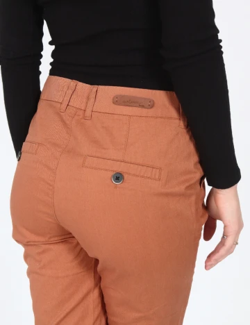 Pantaloni Bershka, maro Maro