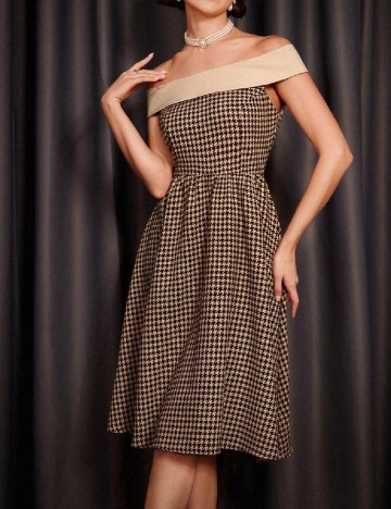 
						Rochie medie SHEIN, maro