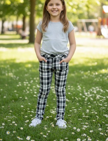 
						Pantaloni Zara, alb/negru