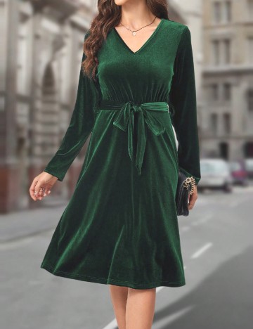 
						Rochie medie Emery Rose, verde