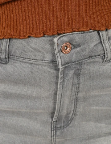 Blugi Bershka, gri Gri