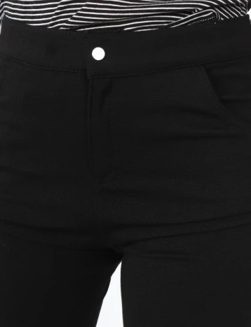 Pantaloni Bershka, negru Negru