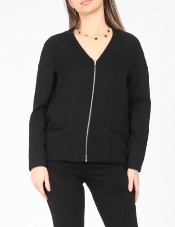
						Jacheta Zara, negru