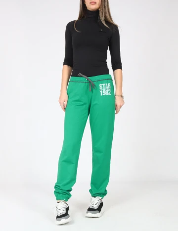Pantaloni Bershka, verde Verde