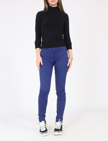 
						Blugi Bershka, albastru