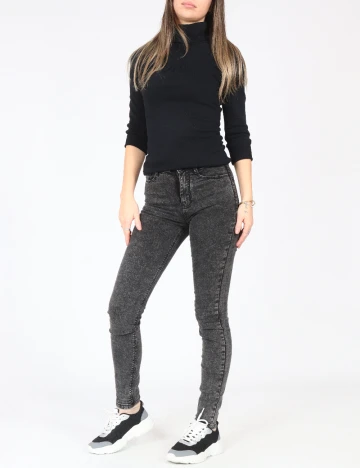 Blugi Bershka, gri inchis Gri