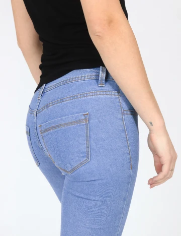 Blugi Bershka, albastru Albastru