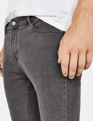 Blugi Bershka, gri Gri