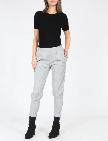 Pantaloni Bershka, gri Gri
