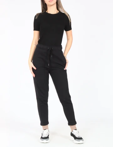 Pantaloni Bershka, negru Negru