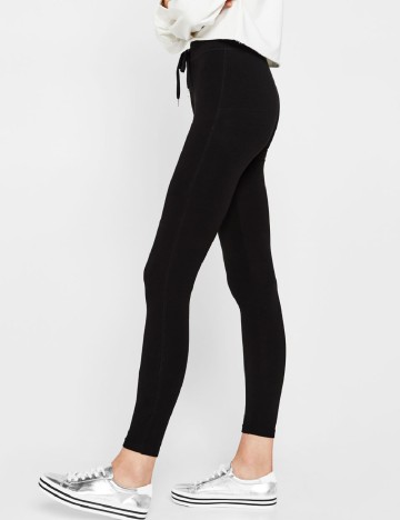 
						Pantaloni Bershka, negru