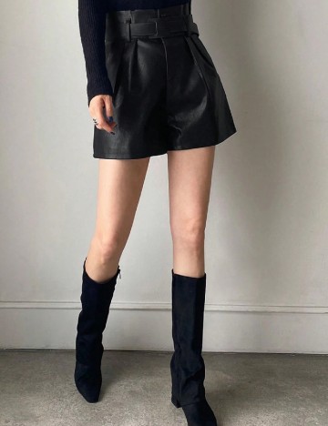 
						Pantaloni scurti Dazy, negru