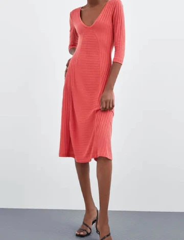 Rochie medie Zara, corai Roz