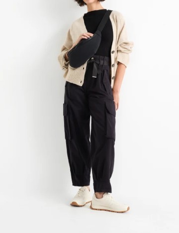 
						Pantaloni C&A, negru