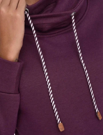 Hanorac Only, mov Mov