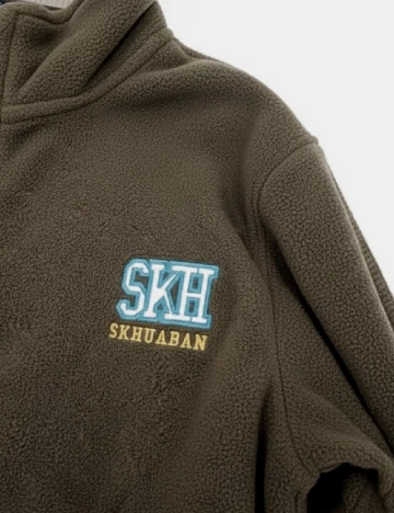 Hanorac Skhuaban, kaki