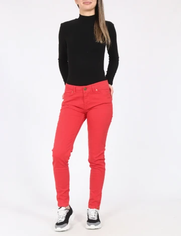 Pantaloni Zara, rosu