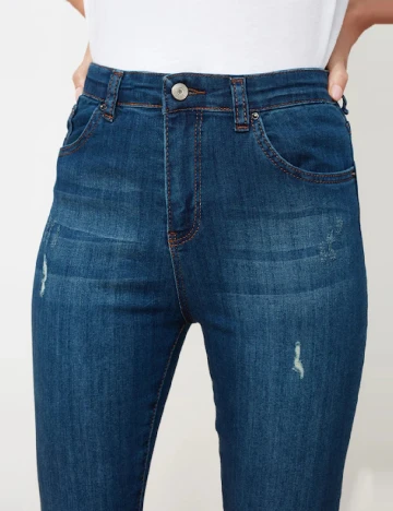 Blugi TRENDYOL, albastru Albastru