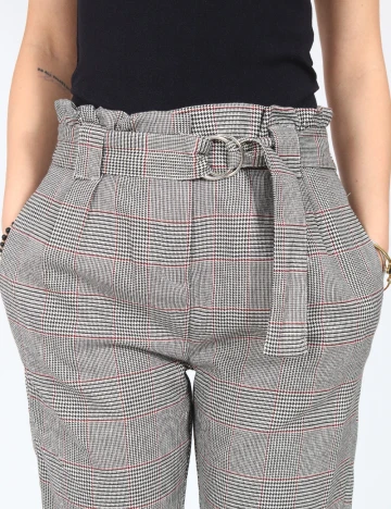 Pantaloni Bershka, gri