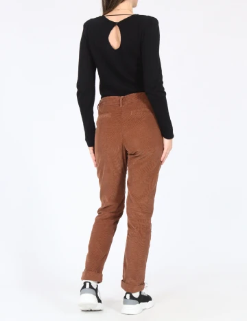Pantaloni Bershka, maro