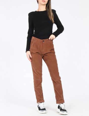Pantaloni Bershka, maro