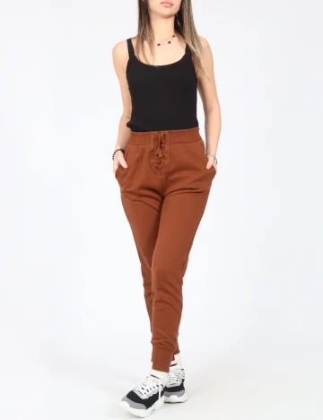 Pantaloni Pull&Bear, maro