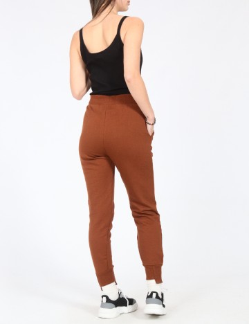 Pantaloni Pull&Bear, maro