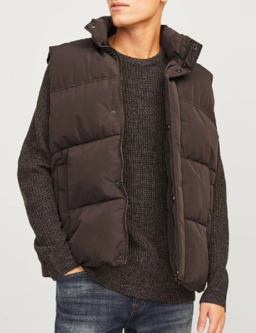 
						Vesta Jack&Jones, maro