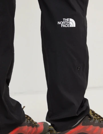 Pantaloni The North Face, negru