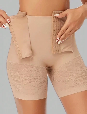 Chilot Modelator SHEIN, crem