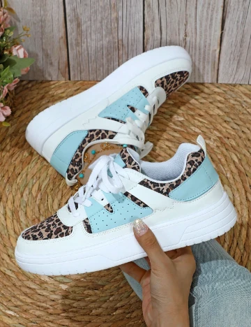 Adidasi SHEIN, mix culori