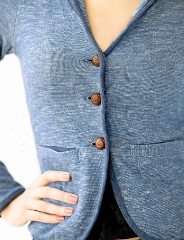 Jacheta Zara, albastru