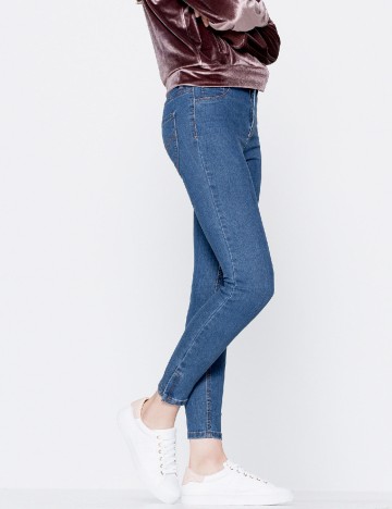 
						Blugi Pull&Bear, albastru