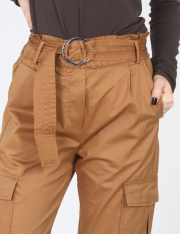 Pantaloni Bershka, maro