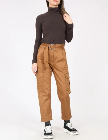 Pantaloni Bershka, maro