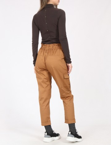 Pantaloni Bershka, maro