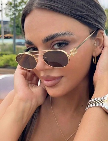 
						Ochelari de soare SHEIN, maro/auriu