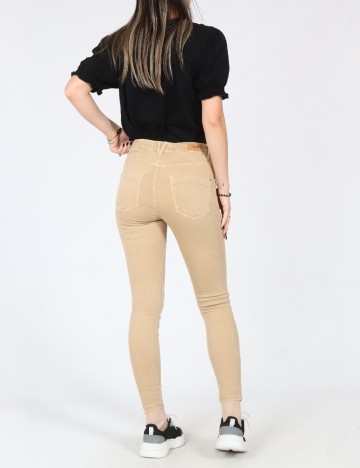 Pantaloni Bershka, maro