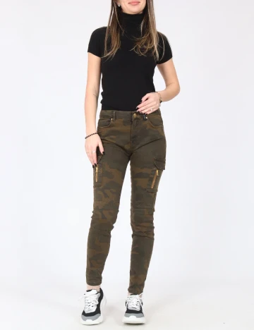 Blugi Bershka, army