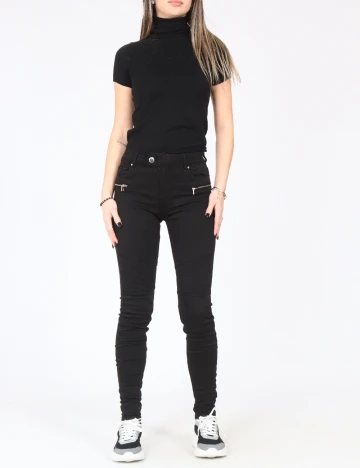 Blugi Bershka, negru