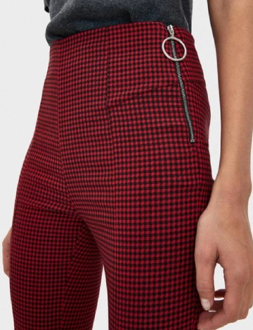 Pantaloni Bershka, rosu