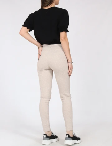 Pantaloni Bershka, crem