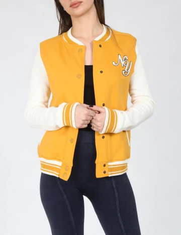 Jacheta Bershka, mustar