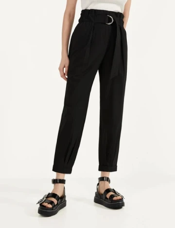 Pantaloni Bershka, negru