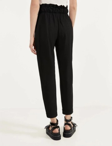 Pantaloni Bershka, negru