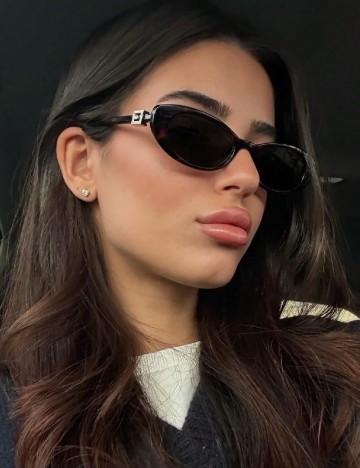 
						Ochelari de soare SHEIN, negru