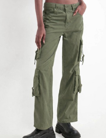 
						Pantaloni C&A, verde