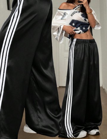 
						Pantaloni SHEIN, negru