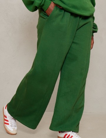 
						Pantaloni PrettyLittleThing Plus Size, verde